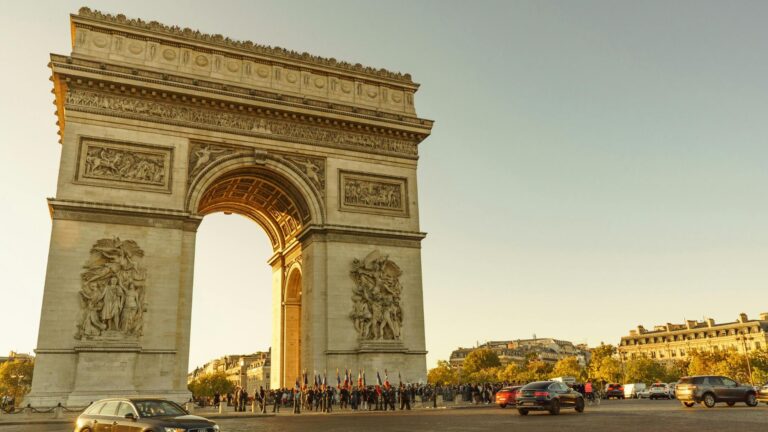 O que fazer em Paris na primeira viagem: atrações e roteiro prático